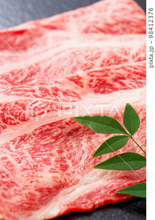 国産和牛　すき焼き用　肩ロース 98412376