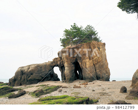 くぐり岩　山口県山陽小野田市小野田 98412799