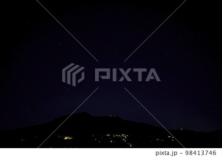 筑波山の夜景と星空 98413746