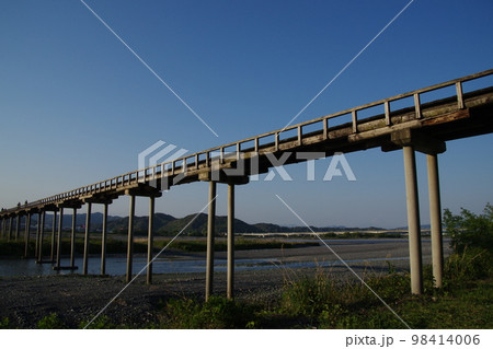 静岡 島田 蓬莱橋の黄昏 98414006