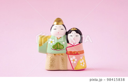 ひな祭り。雛人形 ひな祭り。雛人形 98415838