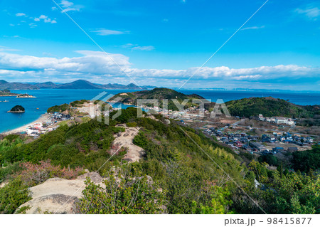高山の稜線と島の中心部1 岡山県笠岡市白石島 高山の稜線と島の中心部1 岡山県笠岡市白石島 98415877