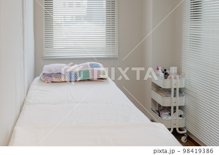 美容サロン　施術ルーム 98419386