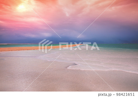 Dead Sea salty shore at sunset. Wild nature. Wilderness. The texture of the Dead Sea 98421651