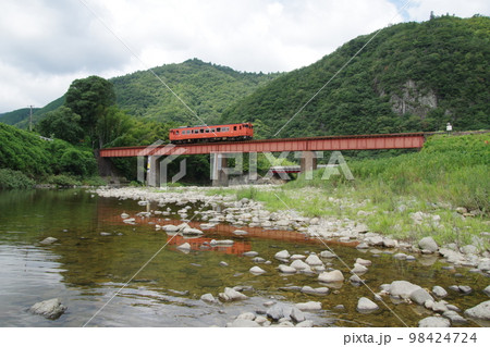 山口線 長門峡付近 普通列車 キハ40 山口線 長門峡付近 普通列車 キハ40 98424724