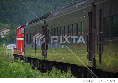 山口線 船平山付近 DLやまぐち号 オロテ35展望車 山口線 船平山付近 DLやまぐち号 オロテ35展望車 98424974