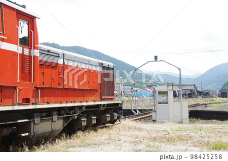 山口線 津和野駅構内 DD51と転車台 98425258