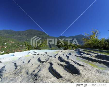 中国雲南省・白水台の石灰棚 / Baishuitai, Yunnan, China 中国雲南省・白水台の石灰棚 / Baishuitai, Yunnan, China 98425336