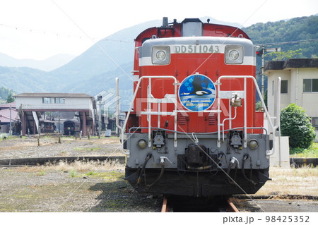 山口線 津和野駅構内 DD51と転車台 山口線 津和野駅構内 DD51と転車台 98425352