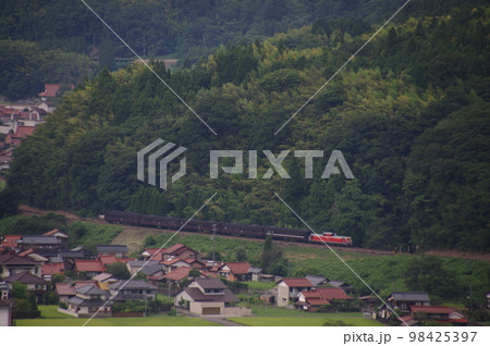 山口線 津和野付近俯瞰 DLやまぐち号 DD51 山口線 津和野付近俯瞰 DLやまぐち号 DD51 98425397