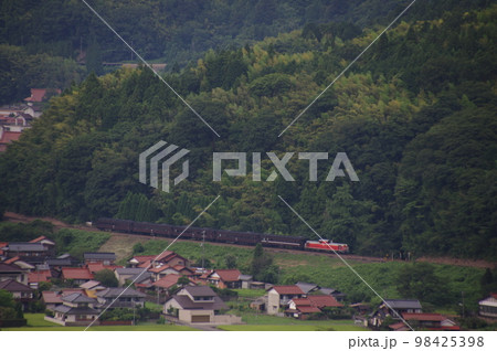 山口線 津和野付近俯瞰 DLやまぐち号 DD51 山口線 津和野付近俯瞰 DLやまぐち号 DD51 98425398