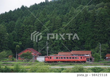 山口線 渡川付近 普通列車 キハ40 98425518