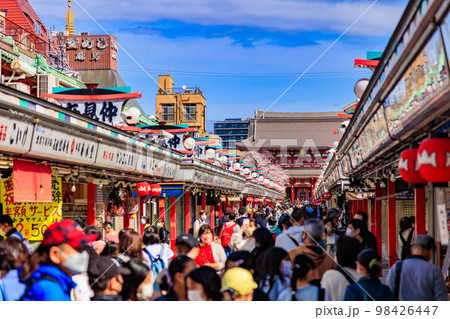 東京 台東区 浅草寺と仲見世商店街 東京 台東区 浅草寺と仲見世商店街 98426447