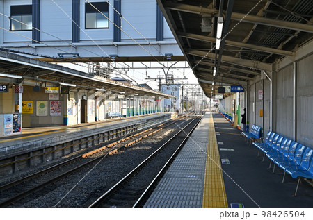 鉄道 私鉄・東武野田線 藤の牛島駅ホーム 鉄道 私鉄・東武野田線 藤の牛島駅ホーム 98426504