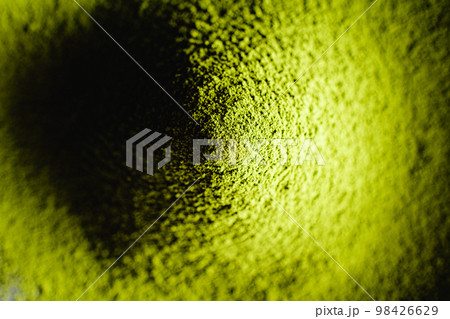 抹茶　粉　黒背景 98426629