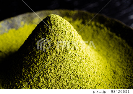 抹茶 粉 黒背景 抹茶 粉 黒背景 98426631