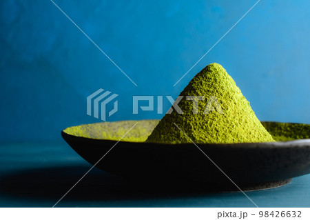 抹茶　粉　黒背景 98426632