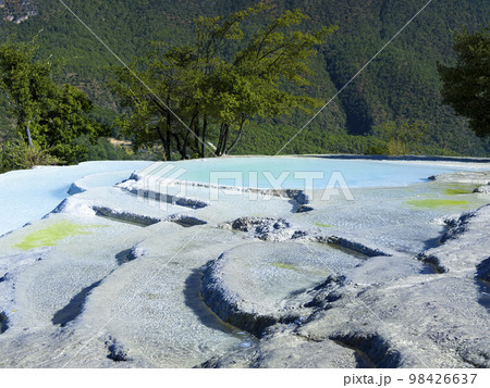 中国雲南省・白水台の石灰棚 / Baishuitai, Yunnan, China 98426637