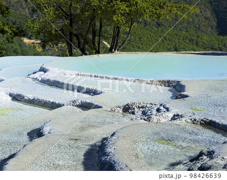 中国雲南省・白水台の石灰棚 / Baishuitai, Yunnan, China 98426639