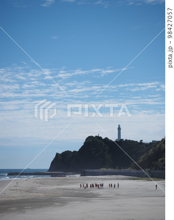 塩屋埼灯台とフラガール 98427057