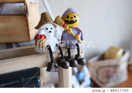 ハロウィーン ハロウィン 室内 98427763
