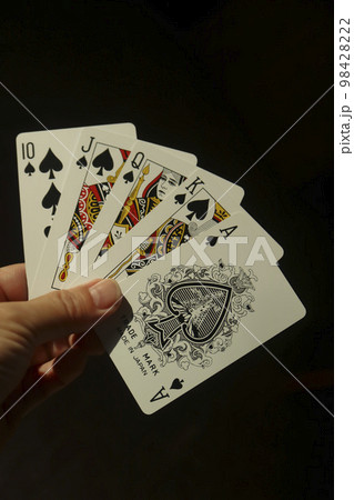 トランプ、ポーカー 98428222