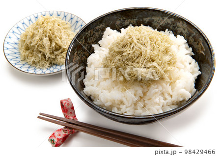 とろろ昆布乗せ御飯 98429466