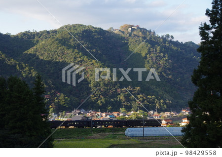 山口線 津和野城とDLやまぐち号 客車 98429558