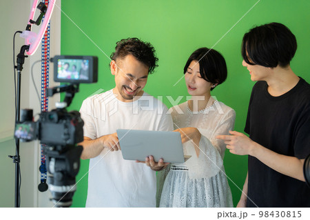 動画配信 撮影現場 動画配信 撮影現場 98430815