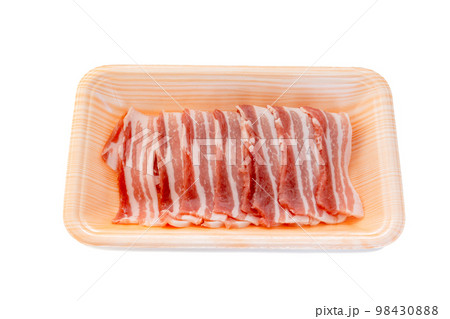 豚バラ肉パック入り【白背景・切り抜き】 98430888