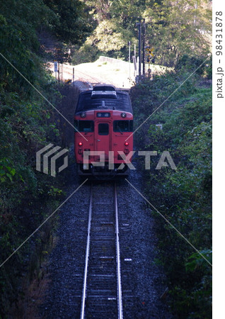 山口線 仁保付近 普通列車 キハ40 山口線 仁保付近 普通列車 キハ40 98431878