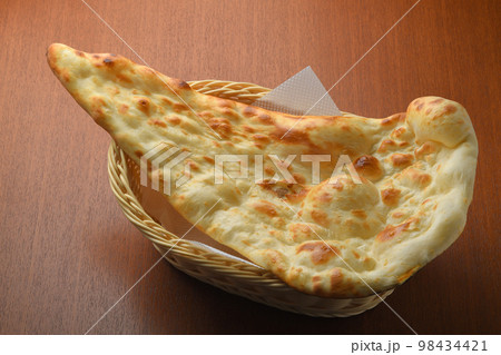 インド料理　ナン 98434421
