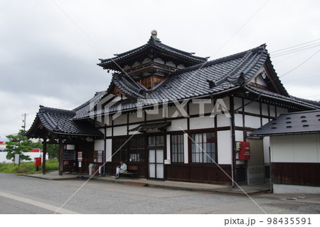 加越能鉄道加越線 井波駅跡 駅舎 98435591