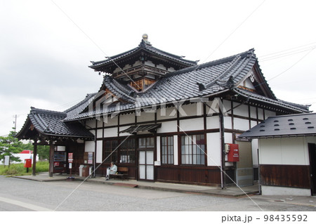 加越能鉄道加越線 井波駅跡 駅舎 98435592