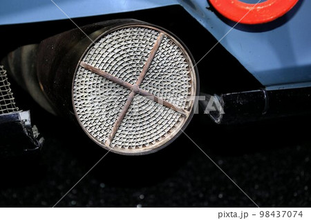 競技車(レースカー)用の三元触媒 競技車(レースカー)用の三元触媒 98437074