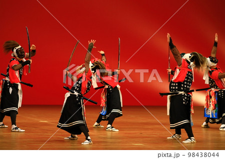 岩手県北上市　民俗芸能公演　鬼剣舞 98438044