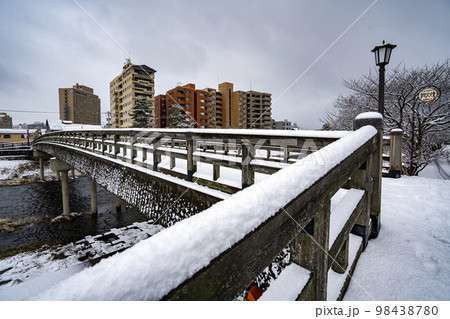 金沢の人気観光地・ひがし茶屋街の近くにある梅ノ橋 98438780
