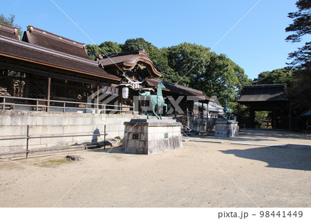 室津のまちなみ 賀茂神社 唐門・本殿・四脚門 全景近景 兵庫県たつの市御津町室津 室津のまちなみ 賀茂神社 唐門・本殿・四脚門 全景近景 兵庫県たつの市御津町室津 98441449