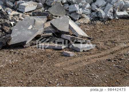 土木工事で撤去したアスガラとコンガラ 98442473