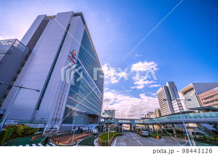 日本の横浜都市景観 相鉄新横浜線・東急新横浜線開業(3月)で利便性が向上する新横浜駅などを望む 日本の横浜都市景観 相鉄新横浜線・東急新横浜線開業(3月)で利便性が向上する新横浜駅などを望む 98443126