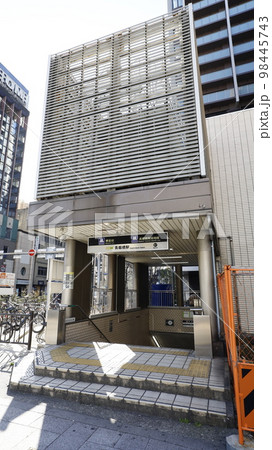 大阪メトロ堺筋線、長堀鶴見緑地線の長堀橋駅5A号出入口 大阪メトロ堺筋線、長堀鶴見緑地線の長堀橋駅5A号出入口 98445743
