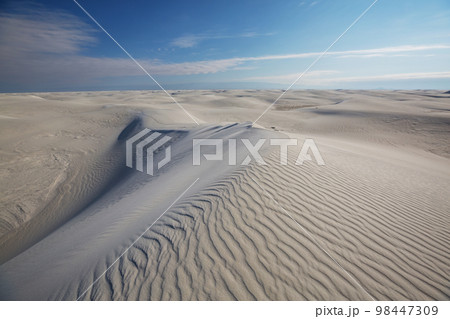 White sand dunes 98447309