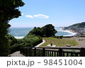 稲村ヶ崎の広場と海 98451004