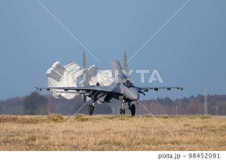 インド空軍スホーイSu-30MKI着陸 インド空軍スホーイSu-30MKI着陸 98452091