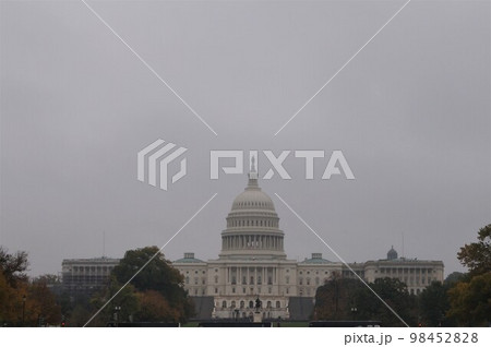 アメリカ合衆国 ワシントンの連邦議会議事堂 アメリカ合衆国 ワシントンの連邦議会議事堂 98452828