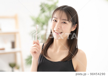 歯並びが綺麗な女性 歯磨き ビューティー 歯並びが綺麗な女性 歯磨き ビューティー 98454290