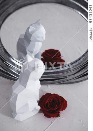 Cat sculpture statue origami geometric figurine for interior decor 98455043