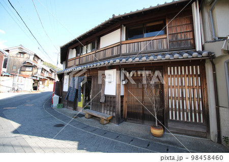 室津のまちなみ 柏山商店 兵庫県たつの市御津町室津 室津のまちなみ 柏山商店 兵庫県たつの市御津町室津 98458460
