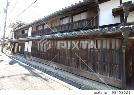 室津のまちなみ　たつの市立室津海駅館(廻船問屋三木半四郎「嶋屋」の遺構)　兵庫県たつの市御津町室津 98458621