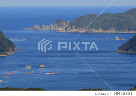 奈留島城岳展望台から眺めた沿岸の風景 98458851